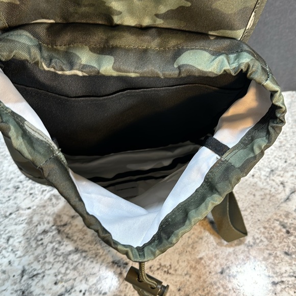 Victorias Secret Pink Camo Mini Bag/Backpack. - Picture 4 of 7